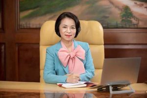 Bà Phạm Thu Hương