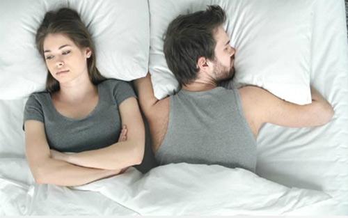 Vì sao đàn ông luôn buồn ngủ sau quan hệ