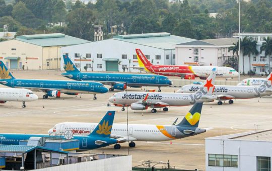cháy vé máy bay Tết 2025