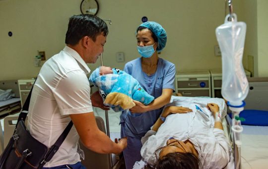 Đảng viên sinh con thứ ba trở lên
