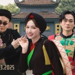 Công nghệ đã góp sức không nhỏ cho sự thành công của MV "Bắc Bling (Bắc Ninh)" do Hòa Minzy cùng e-kíp thực hiện. Tính đến sáng 4/3, chỉ sau chưa đầy 3 ngày đăng tải, MV "Bắc Bling (Bắc Ninh)" của ca sĩ Hòa Minzy và e-kíp đã tạo nên cơn sốt khi vượt mốc 8 triệu lượt xem trên YouTube. Đáng chú ý hơn,MV này còn vươn lên vị trí top 1 YouTube Trending tại Việt Nam, đánh dấu một cột mốc ấn tượng trong sự nghiệp của nữ ca sĩ. Với giai điệu cuốn hút, hình ảnh tái hiện văn hóa Bắc Ninh sống động và chiến lược phát hành thông minh, "Bắc Bling" không chỉ là một sản phẩm âm nhạc mà còn là minh chứng cho sức mạnh của công nghệ trong việc đưa âm nhạc Việt lên một tầm cao mới. Vậy, điều gì đã đứng sau hiện tượng này? MV "Bắc Bling (Bắc Ninh)" được phát hành trên YouTube từ 19h ngày 1/3. YouTube và thuật toán AI: Bệ phóng đưa "Bắc Bling" lên top 1 xu hướng Việc "Bắc Bling" nhanh chóng chiếm lĩnh vị trí top 1 YouTube Trending không phải ngẫu nhiên. YouTube với hơn 2 tỷ người dùng hàng tháng, đang sử dụng trí tuệ nhân tạo (AI) để phân tích hành vi khán giả - từ lượt xem, thời gian xem, đến lượt thích, chia sẻ và bình luận. Chính thuật toán đề xuất của nền tảng này đã đẩy MV đến đúng đối tượng: Những người yêu nhạc Việt, quan tâm đến văn hóa truyền thống, hoặc bị cuốn hút bởi giai điệu sôi động. Lời bài hát cũng đầy mời gọi: "Mời bà con về Bắc Ninh em chơi nào/Bắc Ninh vốn trọng chữ tình/Nón quai thao em đợi ở sân đình" được cắt ghép thành những đoạn ngắn lan tỏa mạnh trên TikTok, góp phần lan tỏa MV trước khi nó chính thức "càn quét" YouTube. Sự kết hợp giữa thuật toán YouTube và mạng xã hội đã tạo nên hiệu ứng đưa "Bắc Bling" đến hàng triệu khán giả trong thời gian kỷ lục. Công nghệ sản xuất: Hòa quyện truyền thống và hiện đại Không chỉ gây ấn tượng với thành tích top 1 Trending, "Bắc Bling" còn nổi bật nhờ âm thanh và hình ảnh được đầu tư kỹ lưỡng. Lời ca đậm chất Quan Họ: "Tấm lòng son sắt ta ngân nga câu quan họ/Chào mừng về miền đất bến nước và con đò" được nhà sản xuất Masew xử lý bằng các phần mềm sản xuất âm nhạc chuyên nghiệp. Sự kết hợp giữa âm hưởng dân gian và nhạc điện tử hiện đại tạo nên một bản phối vừa giữ được "chất địa phương" vừa đủ sức cạnh tranh quốc tế. Về mặt hình ảnh, MV sử dụng công nghệ quay phim tiên tiến, dễ thấy e-kíp sản xuất đã sử dụng cả drone và camera 4K, để ghi lại những cảnh đẹp hùng vĩ trên sông Như Nguyệt ở đoạn: "Đua thuyền rẽ sóng trên sông Như Nguyệt/Bao sử sách địa linh nhân kiệt". Các hiệu ứng chỉnh sửa video cũng được áp dụng để tăng sức hút, giúp "Bắc Bling" không chỉ là một bài hát mà còn là một tác phẩm nghệ thuật số mãn nhãn. Dữ liệu lớn và chiến lược truyền thông Để đạt 8 triệu lượt xem và top 1 Trending trong thời gian ngắn, e-kíp của Hòa Minzy có thể đã tận dụng cả công nghệ phân tích dữ liệu lớn (Big Data) của bên thứ ba. Các công cụ phân tích của YouTube cung cấp thông tin chi tiết về thời điểm khán giả tương tác cao nhất, độ tuổi, khu vực địa lý, thậm chí cả sở thích của người xem. Dựa trên dữ liệu này, đội ngũ có thể đã chọn thời điểm phát hành tối ưu và đẩy mạnh quảng bá qua các kênh như TikTok, Instagram và Facebook. Đoạn điệp khúc: "Ăn một miếng trầu/Bắc một chiếc cầu/Bao lời chưa ngỏ/Duyên mình duyên ta" dễ dàng trở thành âm thanh trending trên TikTok, tạo hiệu ứng lan truyền tự nhiên trước khi người dùng đổ xô sang YouTube xem phiên bản đầy đủ. Việc "Bắc Bling" đạt 8 triệu lượt xem và lọt top 1 YouTube Trending chỉ sau chưa đầy 3 ngày là minh chứng rõ nét cho sức mạnh của công nghệ trong ngành âm nhạc. Từ thuật toán AI của YouTube, công nghệ sản xuất âm thanh/hình ảnh, đến chiến lược truyền thông dựa trên dữ liệu lớn,... tất cả đã kết hợp để đưa hình ảnh Bắc Ninh qua câu hát: "Người ơ í ơi ì a í a người ở đừng về/Về đây Bắc Ninh cùng em thắm nồng tình quê" chạm đến trái tim hàng triệu người.