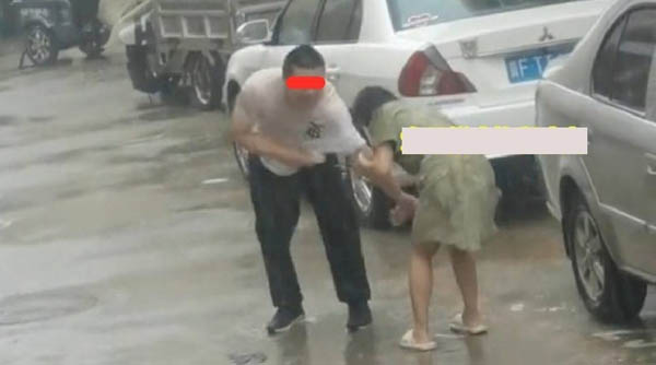 Chán nản vì chồng quá yêu chiều, vợ ra ngoài "vụng trộm" với trai lạ